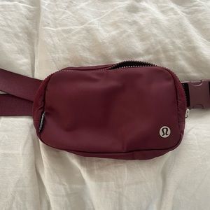 Lululemon belt bag red merlot 1L